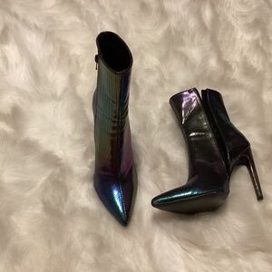 Women’s Heeled Ankle Bootie